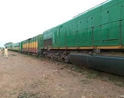 Le train reprend silencieusement service